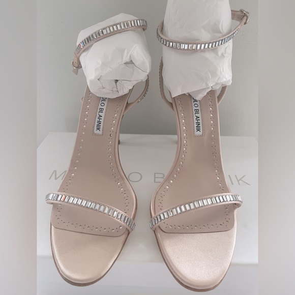 *NWT* Manolo Blahnik Crystal nude satin sandals - Picture 6 of 7